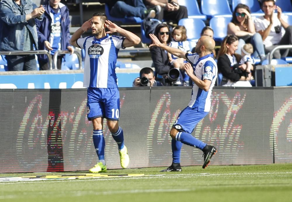 El Dépor golea a Las Palmas para cerrar la Liga