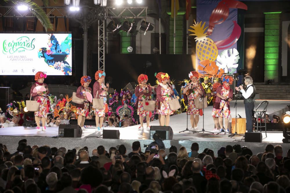 15.02.19. Las Palmas de Gran Canaria. Carnaval 2019. Pregón de Manolo Vieira y la Chirimurga del timple. Plaza de Santa Ana. Foto Quique Curbelo  | 15/02/2019 | Fotógrafo: Quique Curbelo