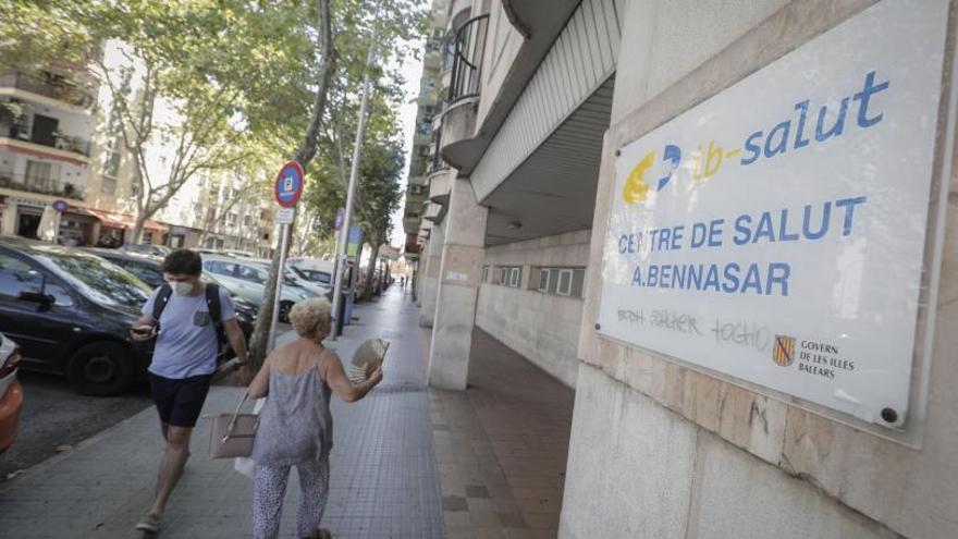 Los centros de salud de Mallorca buscan médicos de familia desesperadamente.