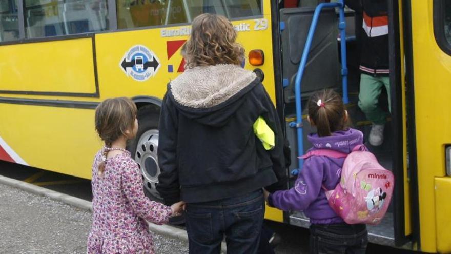 Nueve niños se quedan en tierra por falta de plazas en el bus escolar en Ibiza