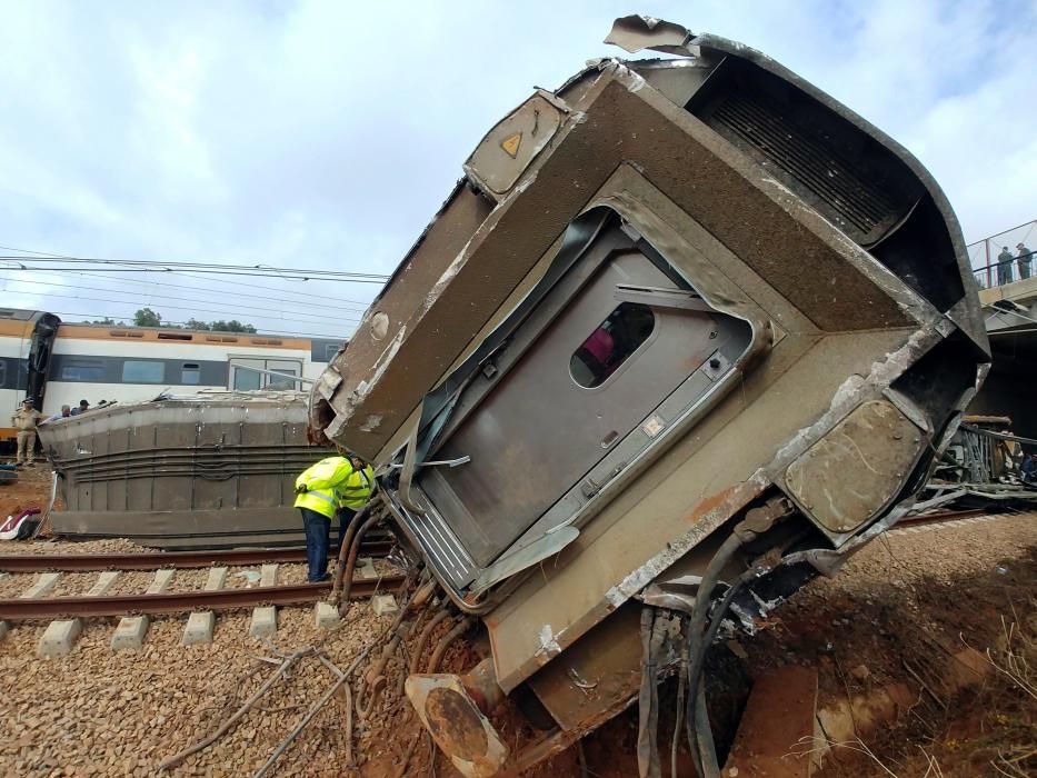 Un tren descarrila y deja al menos seis muertos y 86 heridos en Marruecos