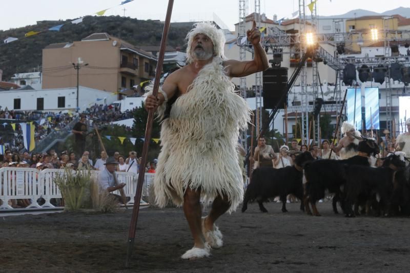 Representación del hallazgo de la Virgen de Candelaria por los guanches 2016