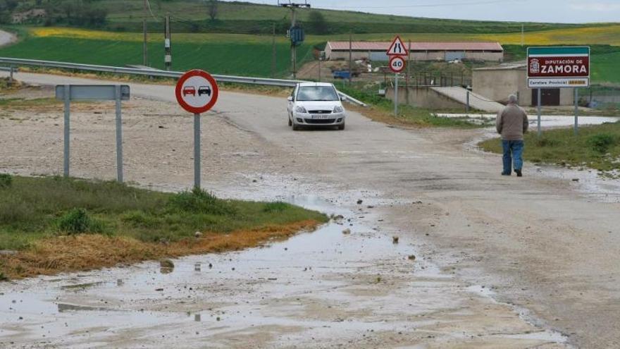 La carretera de Benegiles a Gallegos del Pan, abierta al tráfico esta mañana.