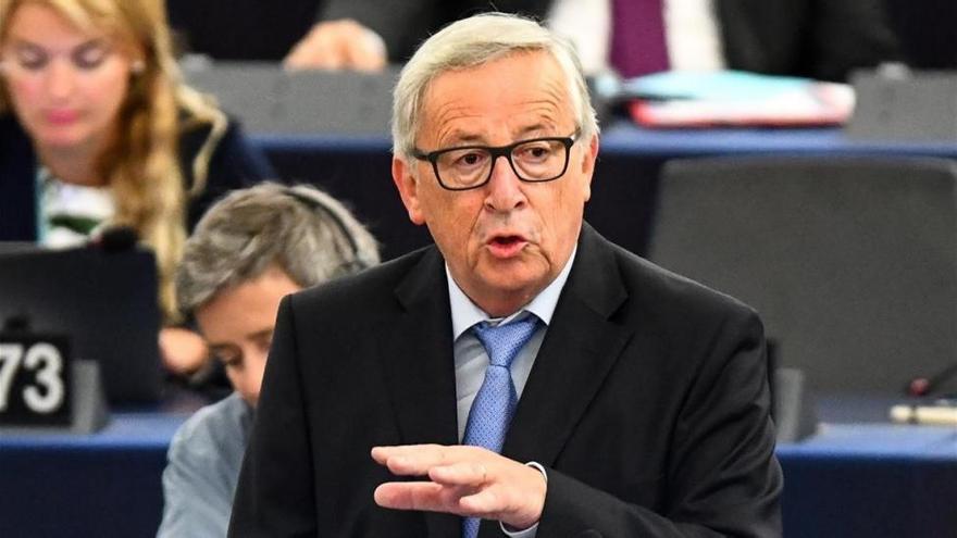 Juncker propone una reunión de trabajo sobre inmigración para el domingo