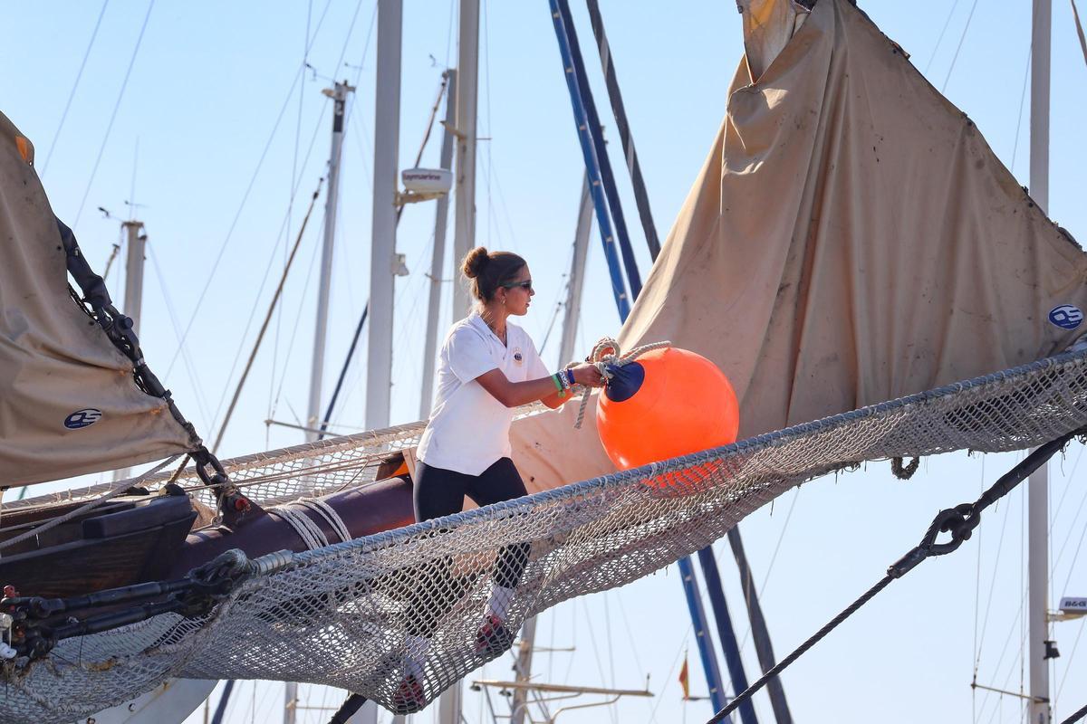 El velero histórico Pascual Flores ya está en la bahía de Torrevieja