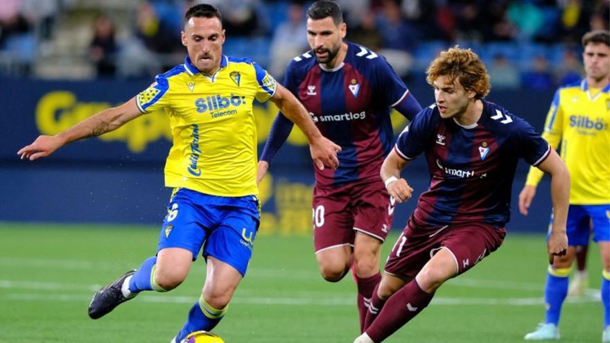 Resumen, goles y highlights del Cádiz 0-0 Eibar de la jornada 33 de LaLiga Hypermotion