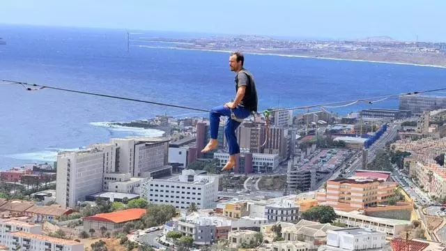 David Palomo, campeón mundial de Freestyle Highline, que entrena en Las Palmas de Gran Canaria