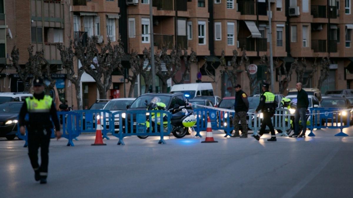 La Policía corta al tráfico la zona del accidente.