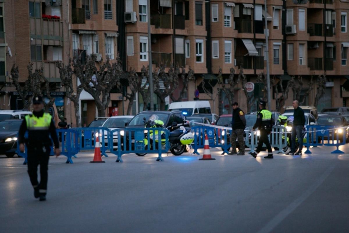 La Policía corta al tráfico la zona del accidente.