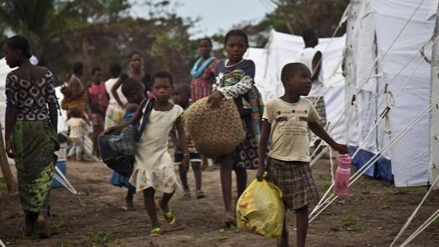 Niños en un campo de refugiados de Liberia.