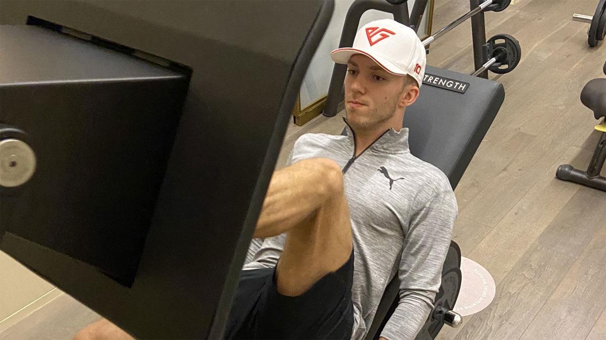 Pierre Gasly, durante un entrenamiento físico en Dubai