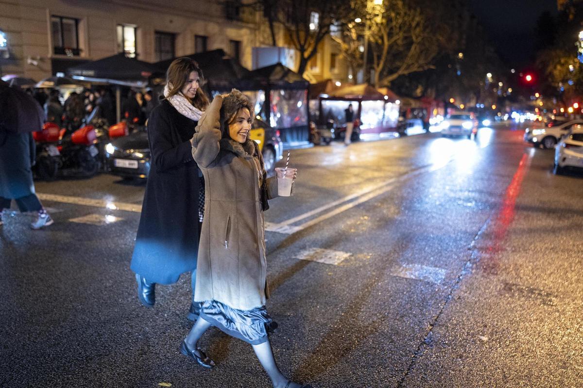 La lluvia diluye el botellón de Mandri