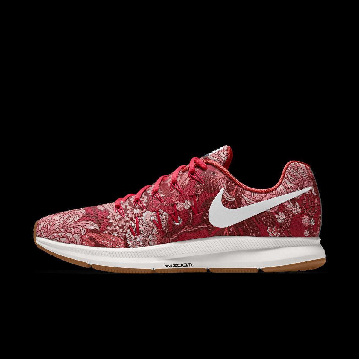 Las zapatillas de flores pisan fuerte: Nike air zoom Pegasus (150 euros).