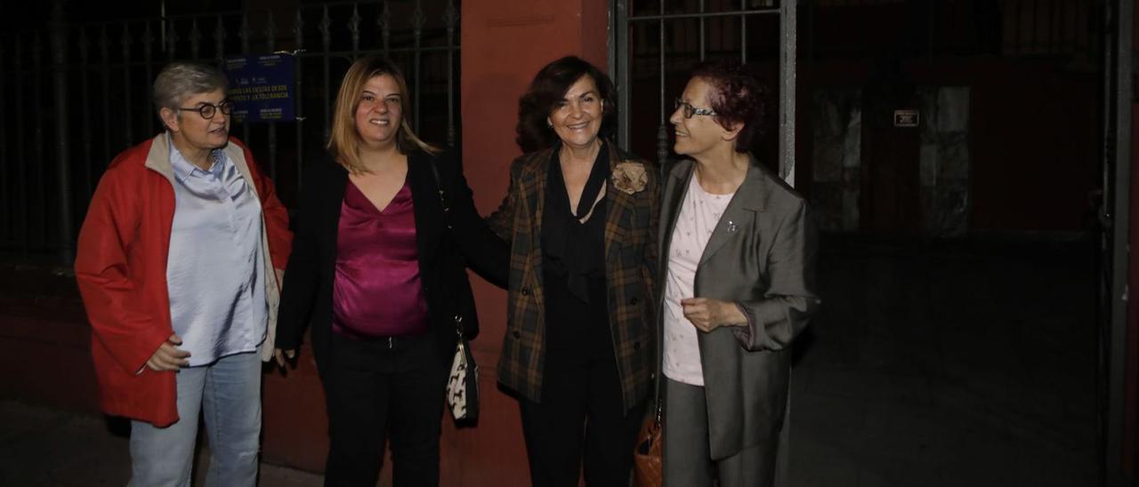Por la izquierda, Ana González, Gimena Llamedo, Carmen Calvo y la histórica militante socialista Aida Fuentes Concheso.