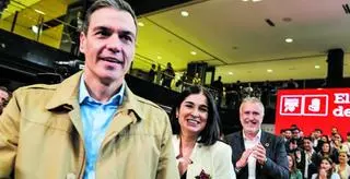 Sánchez presume de avances sociales y augura la victoria de Darias y Torres