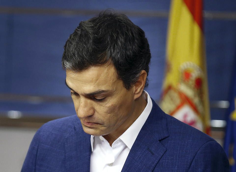 Sánchez renuncia a su acta de diputado