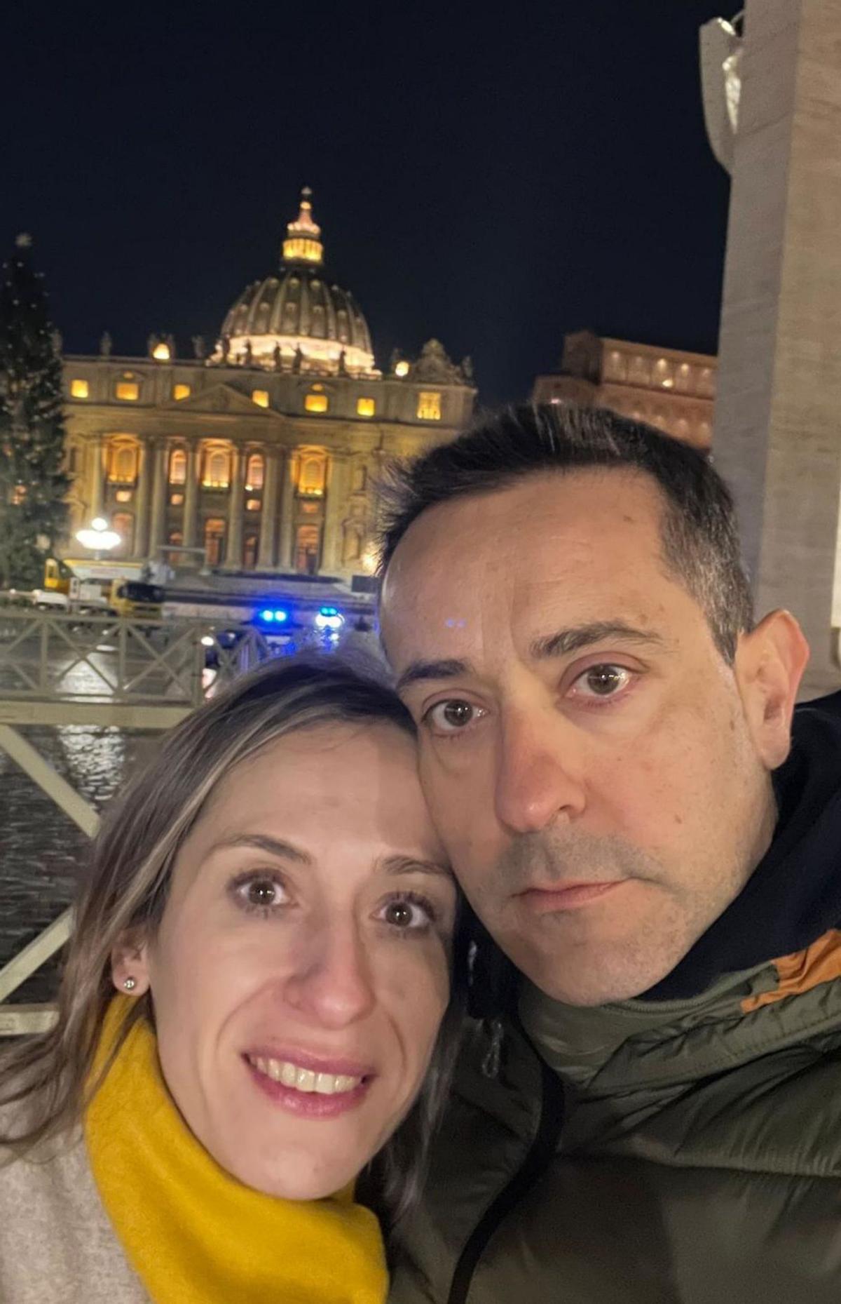 La pareja en su reciente viaje a Roma. |  | L. O.