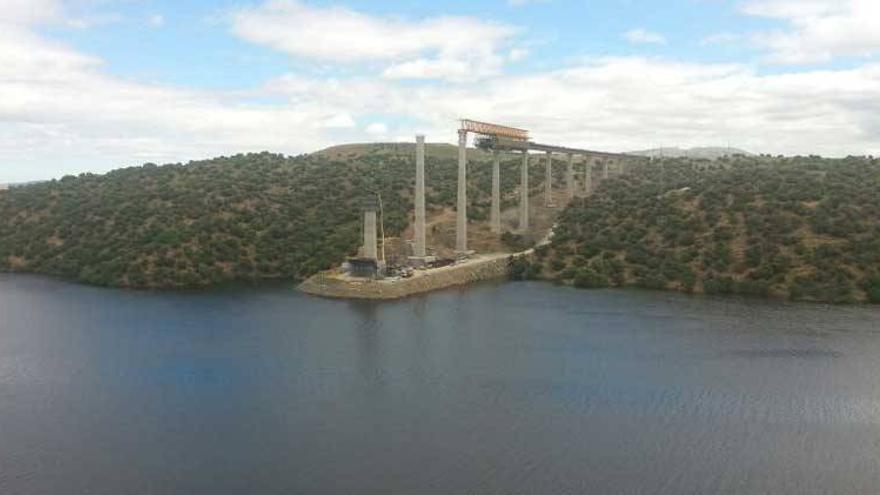 Extremadura contará en 2015 con un tren de altas prestaciones