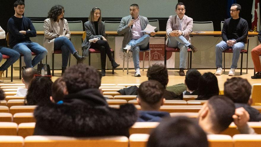 Los alumnos valoran el contacto con las empresas para saltar al mundo laboral