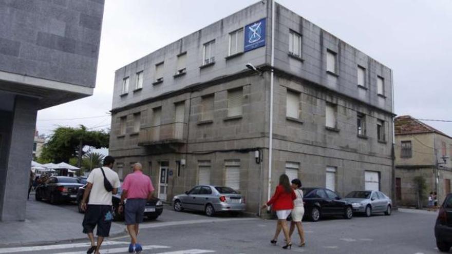 Edificios Labradores, que albergaba la Cámara Agraria Local de Cangas.  // Gonzalo Núñez