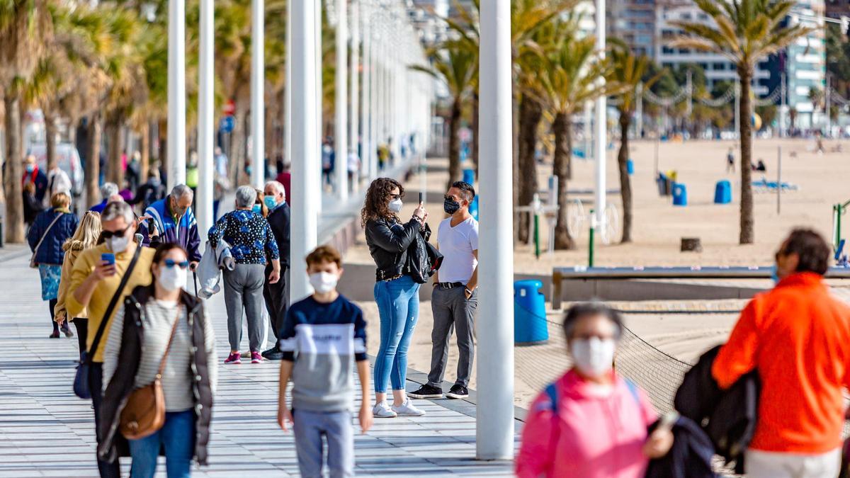Tourists on the Levante promenade in Benidorm. Tourists on the Levante promenade in Benidorm.