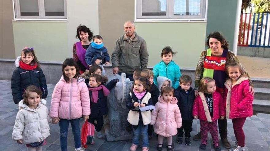 José Casamayor visita la escuela municipal infantil ‘Calatorines’