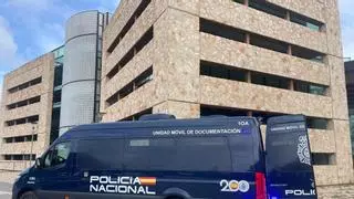 Un policía fuera de servicio detiene en Ibiza a un hombre que robó una cadena de oro a una mujer