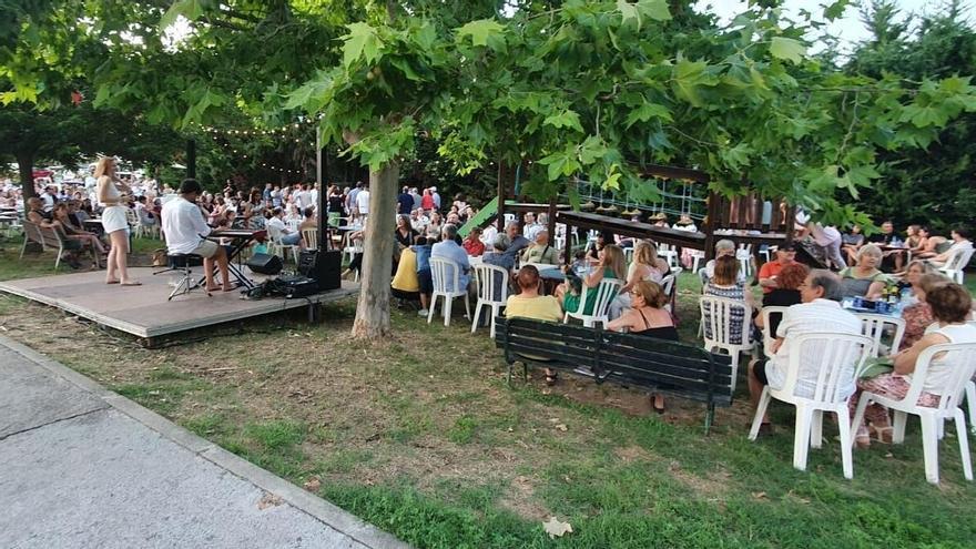 Concert del cicle de juliol Tardes Tontes, a l’Ametlla de Merola,