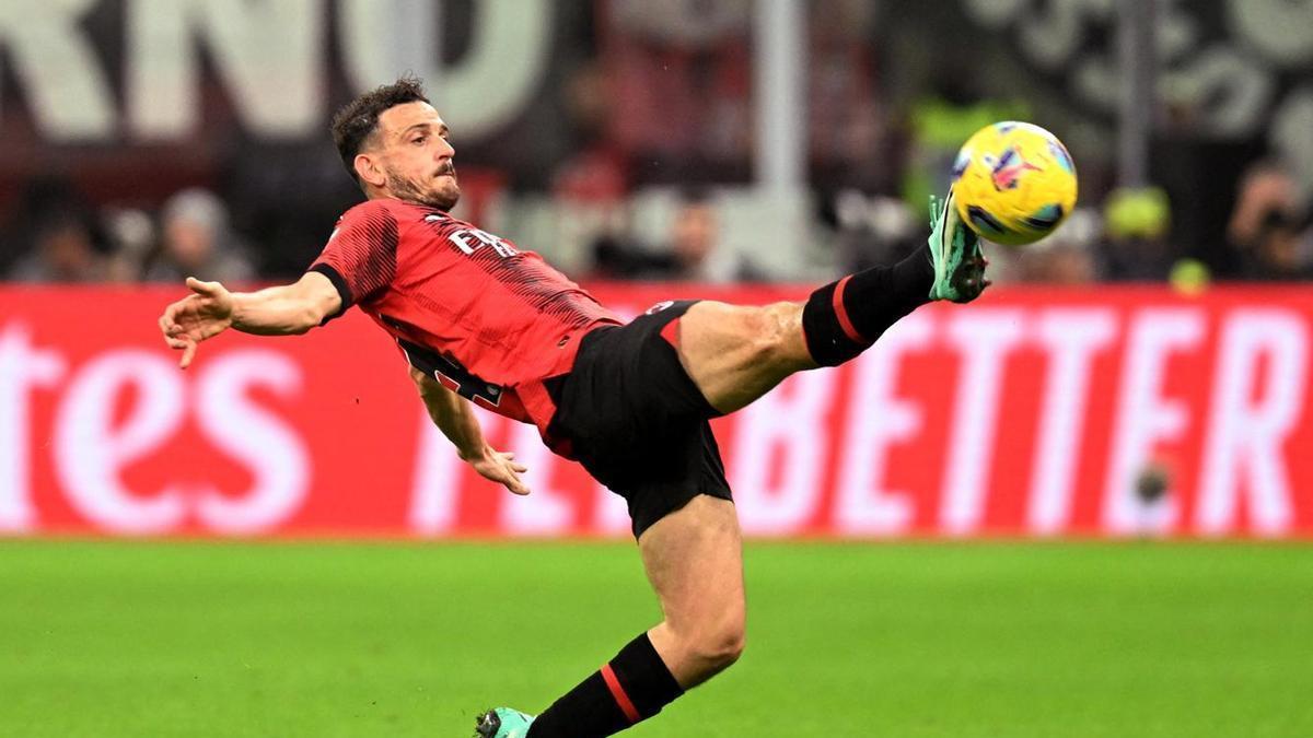 Florenzi disputando un partido con el AC Milan
