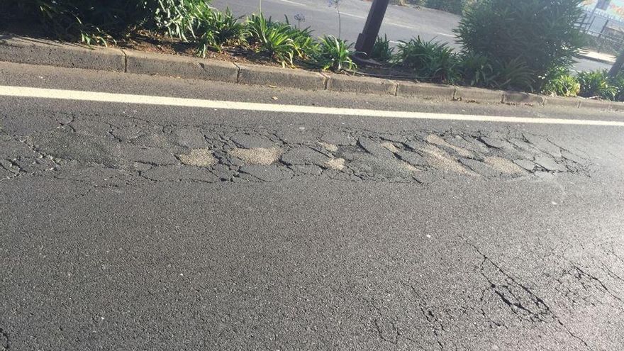 La carretera insular TF-211, a su paso por la Avenida Nelson Mandela en el municipio de La Orotava