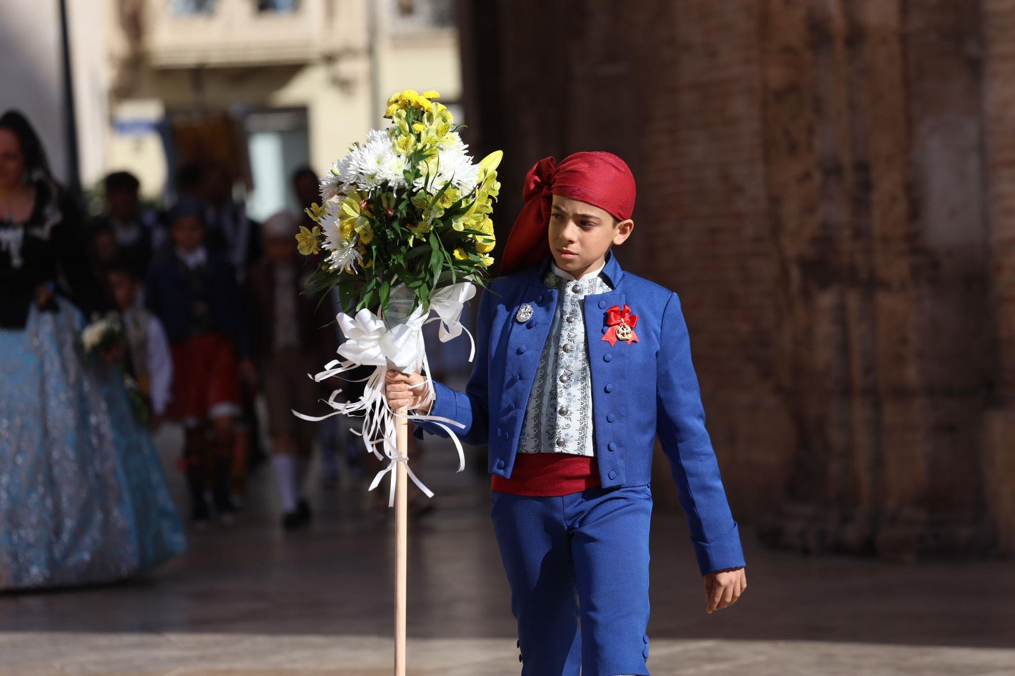 Búscate en el primer de la Ofrenda en la calle de la Paz hasta las 17 horas