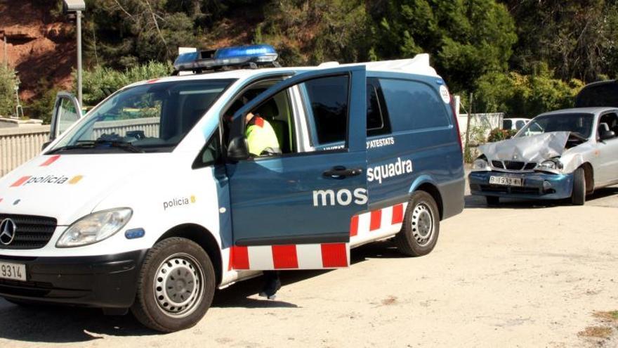 Una furgoneta d&#039;atestats de Trànsit dels Mossos d&#039;Esquadra