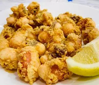 Los bares “de toda la vida” resisten en Málaga: este es el restaurante con tapa y caña a dos euros que está a media hora del centro