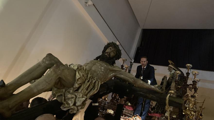 Traslado del Cristo de las Penas y de la Virgen del Auxilio de Salesianos