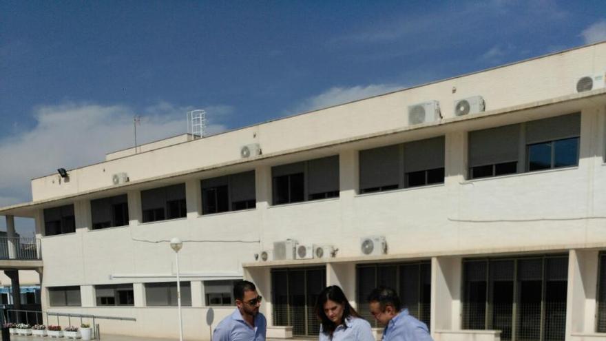 Educación y Deportes acondicionan las instalaciones del colegio &quot;Manuel Riquelme&quot;