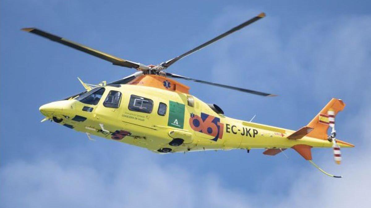 Un helicopter dels serveis sanitària d'Andalusia