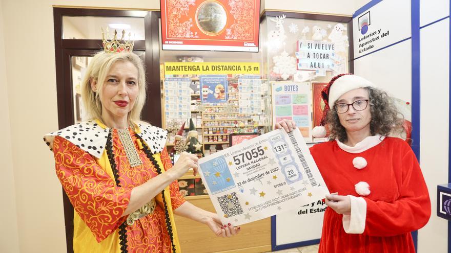 Los turistas disparan las ventas de lotería de Navidad en Asturias: &quot;Este año toca que toque&quot;