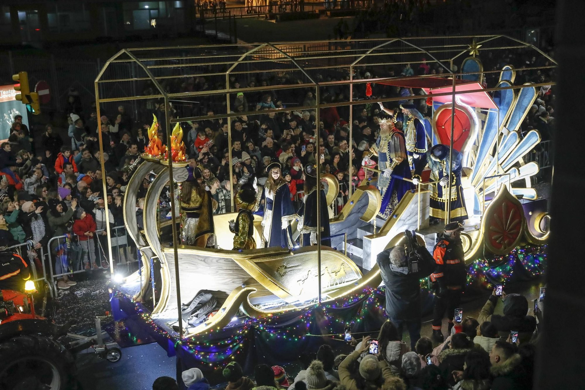 En imágenes: Así fue la cabalgata de Reyes en Gijón