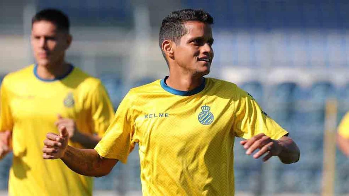 Rosales, en un entrenamiento del Espanyol