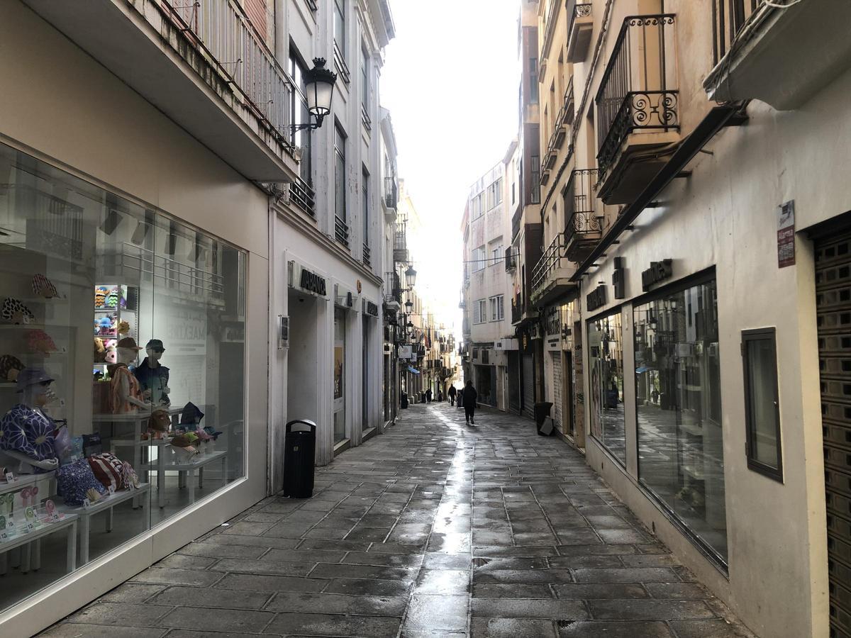 Fotogalería: Un paseo por la calle Pintores de Cáceres