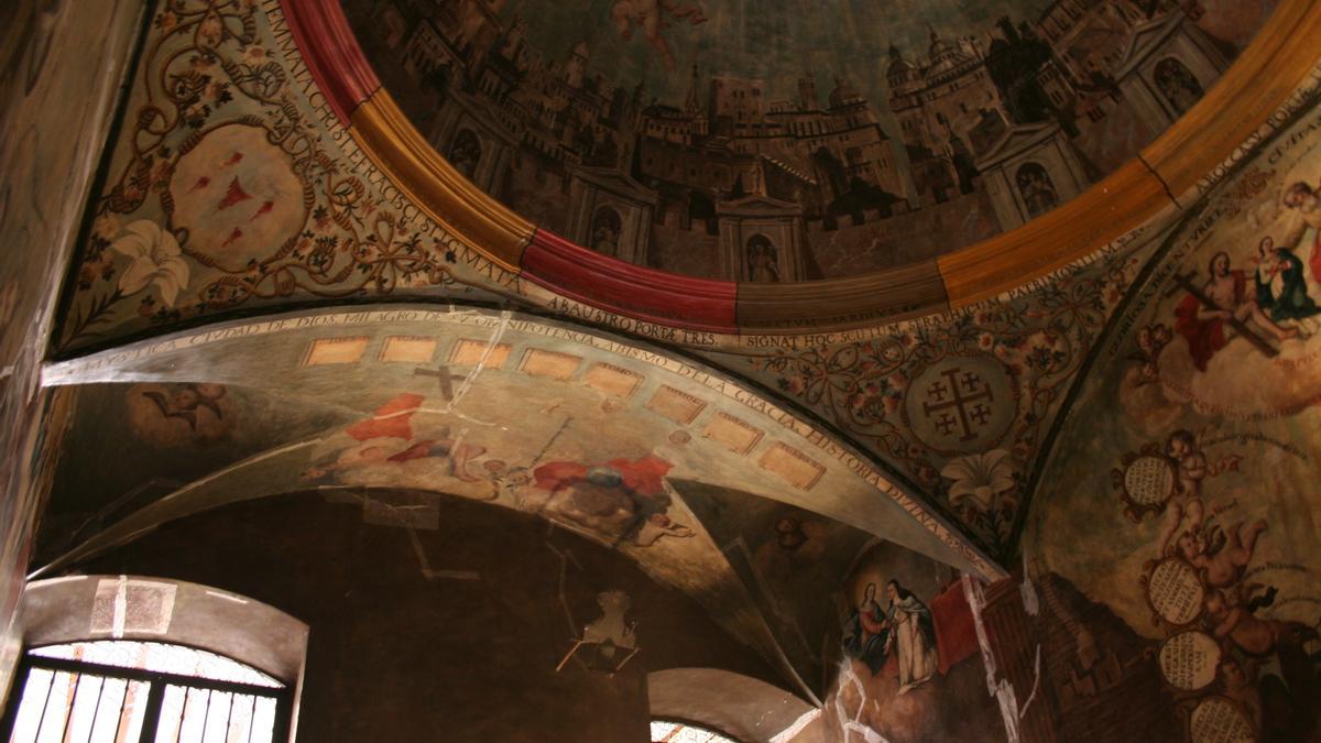 Estado en que se encuentran las pinturas de la escalera de la Tota Pulchra del Santuario Patronal.