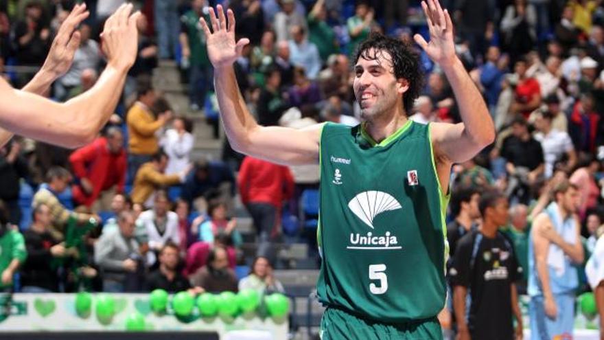 El Unicaja retira la camiseta con el dorsal 5 de Berni