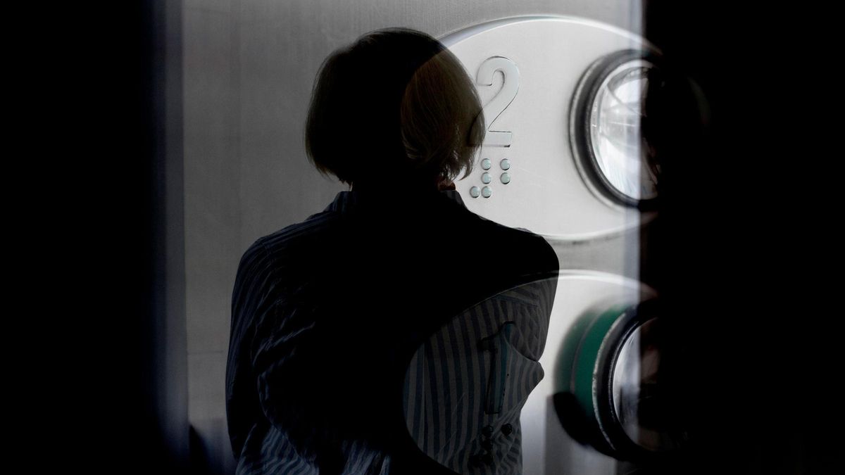 Una mujer denuncia la lentitud de la burocracia en Oviedo.