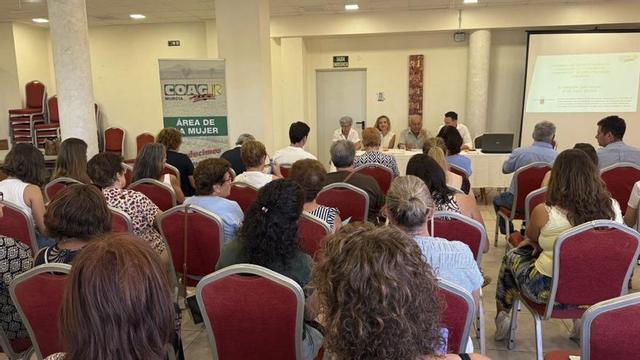 Jornada organizado por COAG Mujer para analizar la figura jurídica de la titularidad.