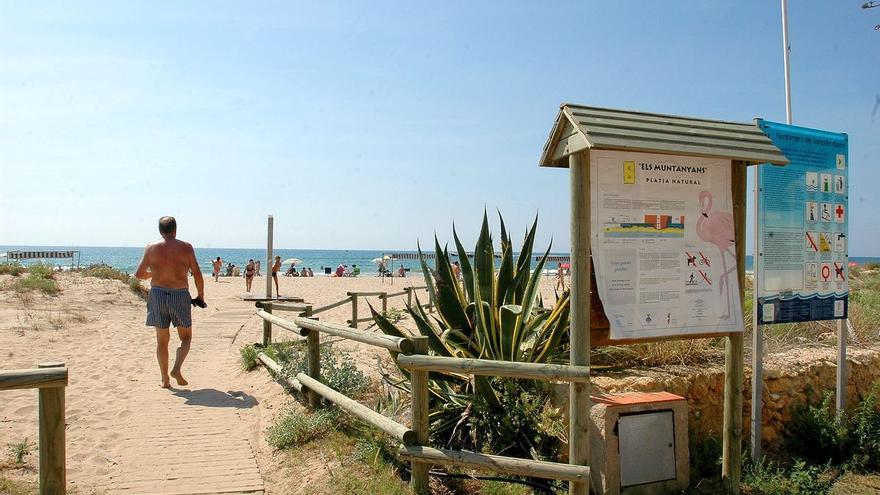 Investigan la aparición de un cráneo en playa de Torredembarra (Tarragona)