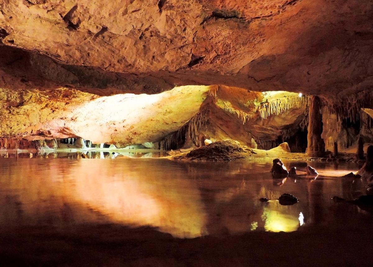Can Marçà cave.