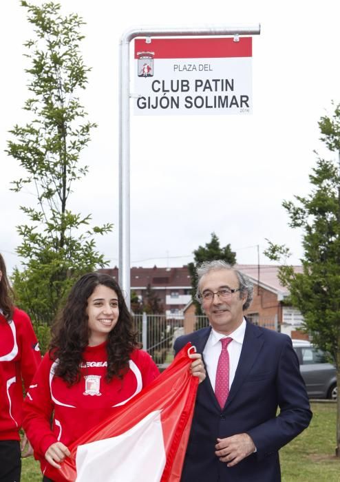 Acto de inauguración de la plaza dedicada al Gijón Solimar.