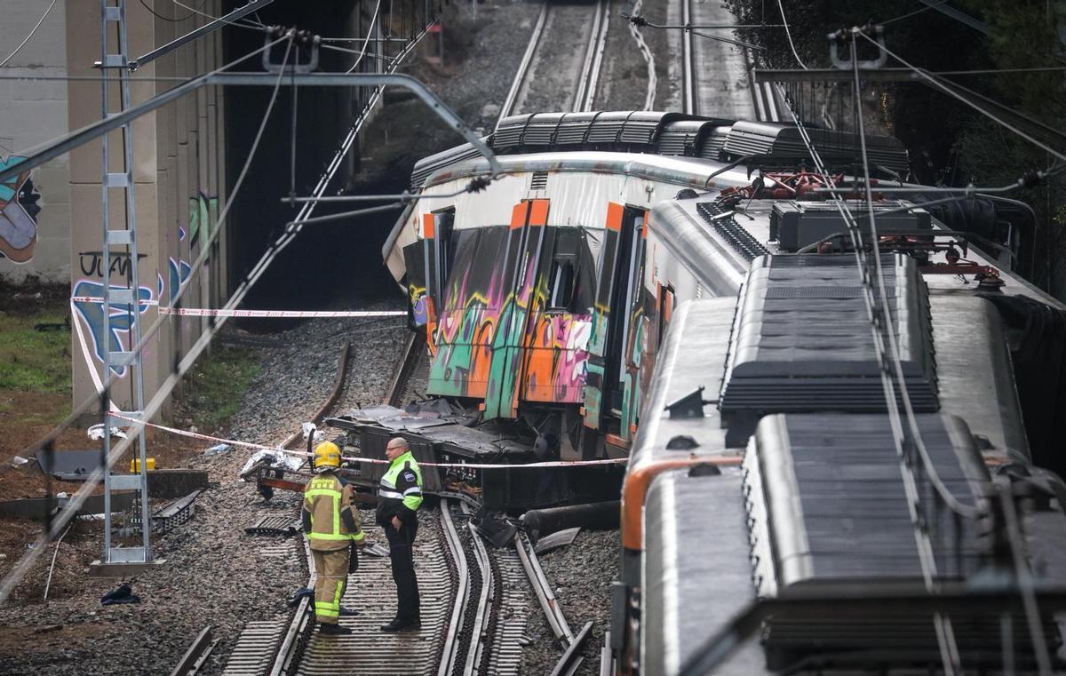 El tren descarrilado en Gelida, la mañana después del accidente