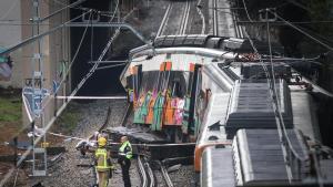 El tren descarrilado en Gelida, la mañana después del accidente