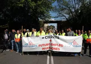 Saint-Gobain justifica los despidos en Avilés porque prevé una reducción a la mitad de sus ingresos en el plazo de tres años